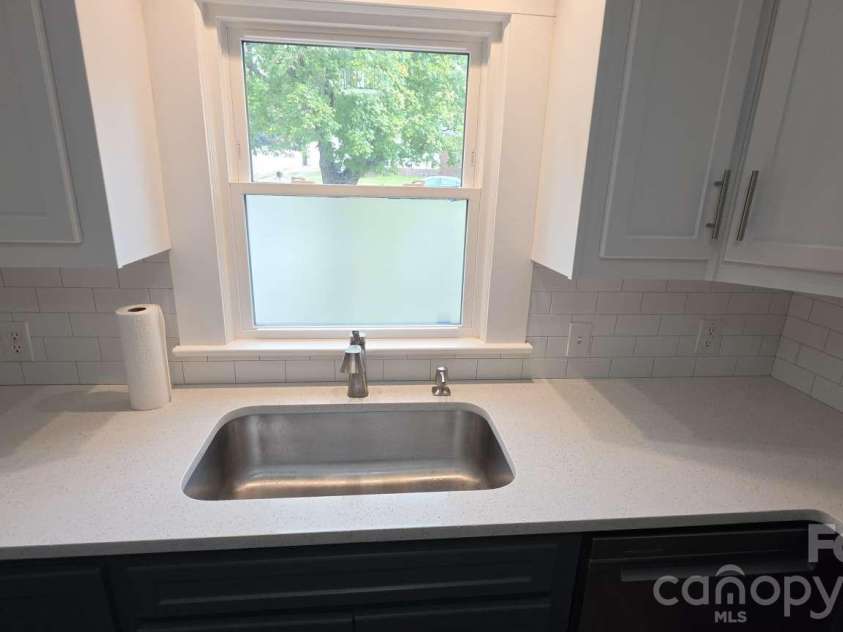 2804 Florida Avenue, Kannapolis, NC 28083.  MLS# CAR4436284, YatesRealty ID 57641. 