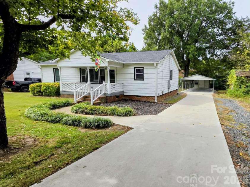 2804 Florida Avenue, Kannapolis, NC 28083.  MLS# CAR4436284, YatesRealty ID 57641. 