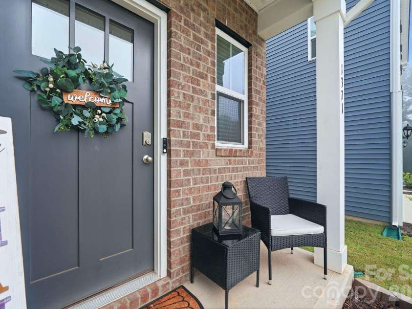 1371 37th Avenue Lane, Hickory, NC 28601.  MLS# CAR4435694, YatesRealty ID 57644. 