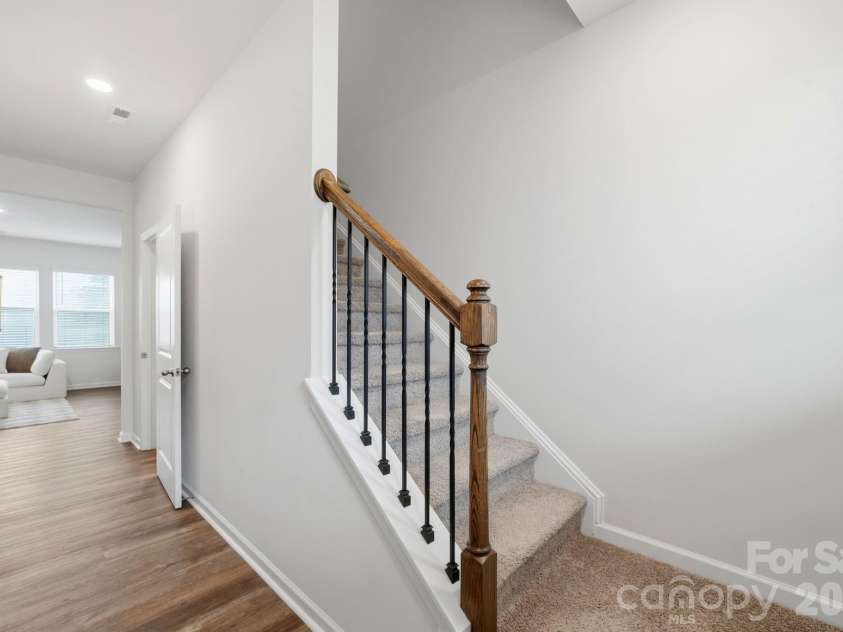 1371 37th Avenue Lane, Hickory, NC 28601.  MLS# CAR4435694, YatesRealty ID 57644. 