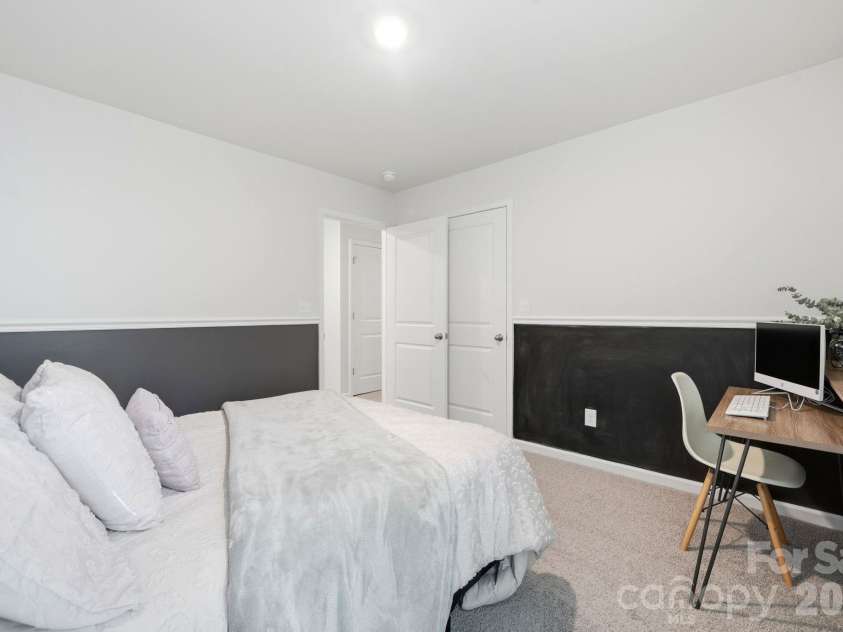 1371 37th Avenue Lane, Hickory, NC 28601.  MLS# CAR4435694, YatesRealty ID 57644. 
