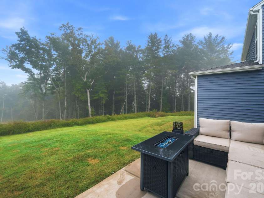 1371 37th Avenue Lane, Hickory, NC 28601.  MLS# CAR4435694, YatesRealty ID 57644. 