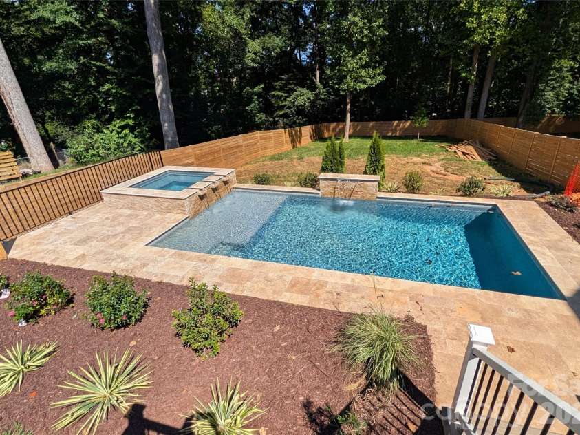 1718 Seifert Circle, Charlotte, NC 28205.  MLS# CAR4422244, YatesRealty ID 57645. 