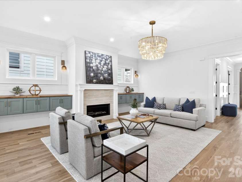1718 Seifert Circle, Charlotte, NC 28205.  MLS# CAR4422244, YatesRealty ID 57645. 