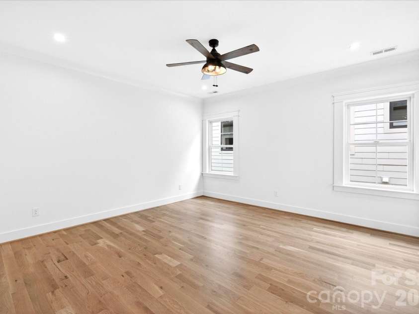 1718 Seifert Circle, Charlotte, NC 28205.  MLS# CAR4422244, YatesRealty ID 57645. 