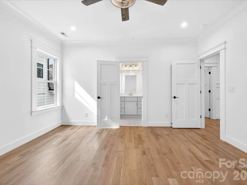 1718 Seifert Circle, Charlotte, NC 28205.  MLS# CAR4422244, YatesRealty ID 57645. 