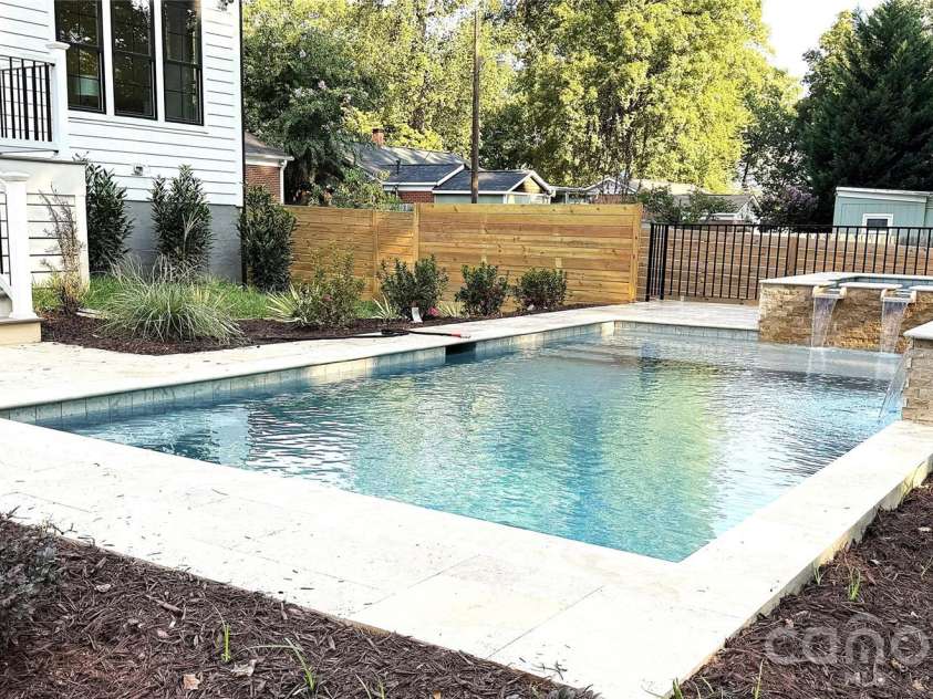 1718 Seifert Circle, Charlotte, NC 28205.  MLS# CAR4422244, YatesRealty ID 57645. 