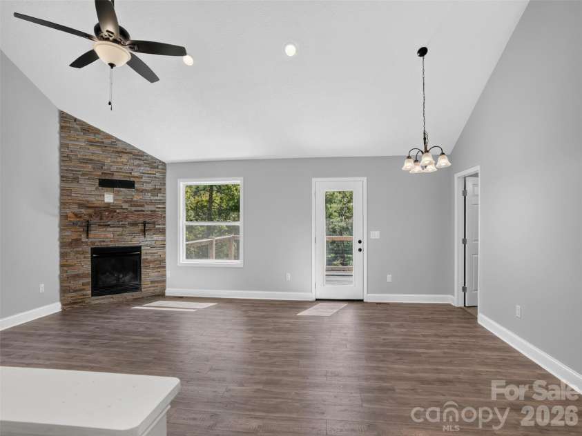 594 McMillan Drive, Hendersonville, NC 28792.  MLS# CAR4435926, YatesRealty ID 57648. 