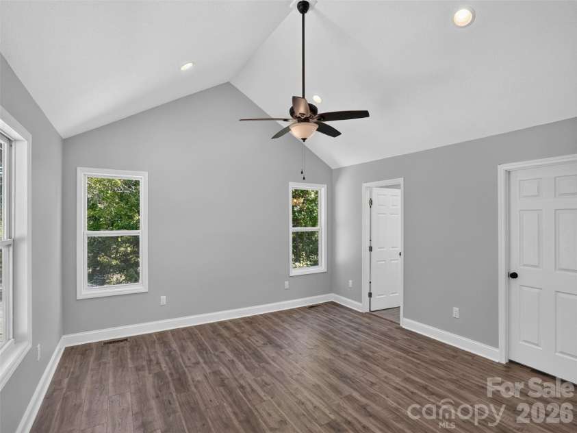 594 McMillan Drive, Hendersonville, NC 28792.  MLS# CAR4435926, YatesRealty ID 57648. 