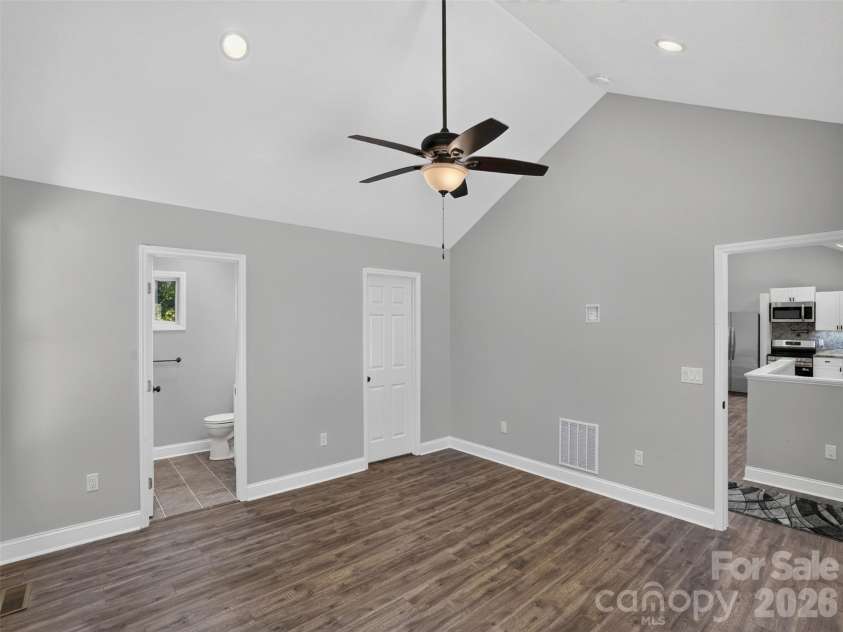 594 McMillan Drive, Hendersonville, NC 28792.  MLS# CAR4435926, YatesRealty ID 57648. 