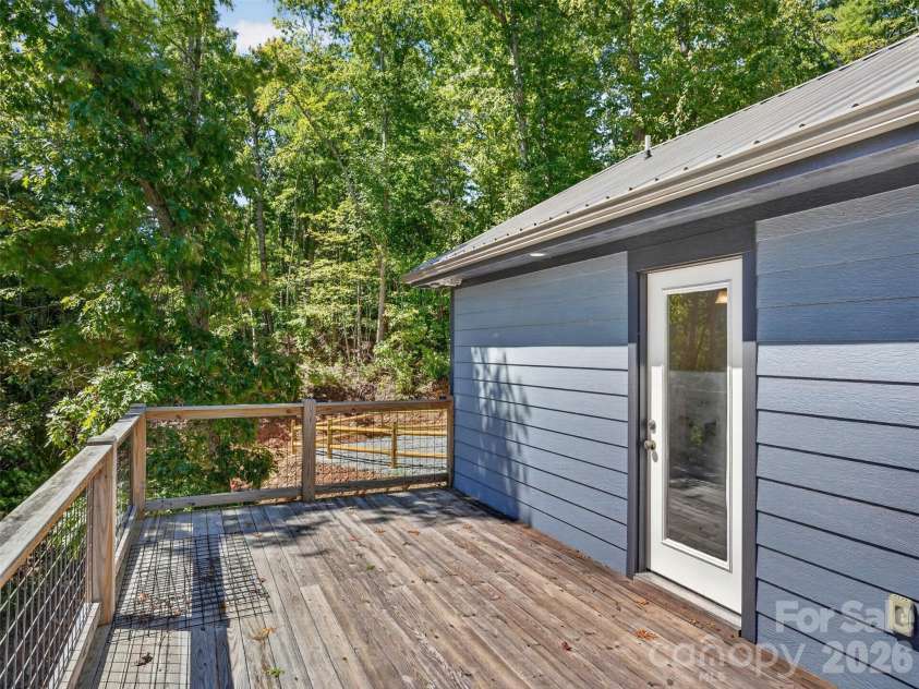 594 McMillan Drive, Hendersonville, NC 28792.  MLS# CAR4435926, YatesRealty ID 57648. 