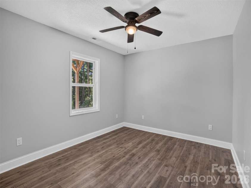 594 McMillan Drive, Hendersonville, NC 28792.  MLS# CAR4435926, YatesRealty ID 57648. 