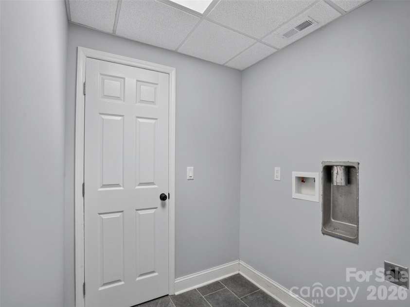 594 McMillan Drive, Hendersonville, NC 28792.  MLS# CAR4435926, YatesRealty ID 57648. 