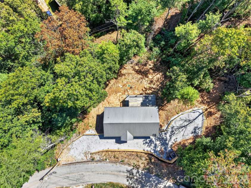 594 McMillan Drive, Hendersonville, NC 28792.  MLS# CAR4435926, YatesRealty ID 57648. 