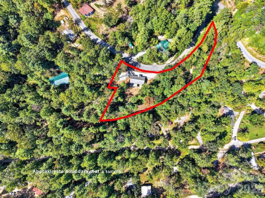 594 McMillan Drive, Hendersonville, NC 28792.  MLS# CAR4435926, YatesRealty ID 57648. 
