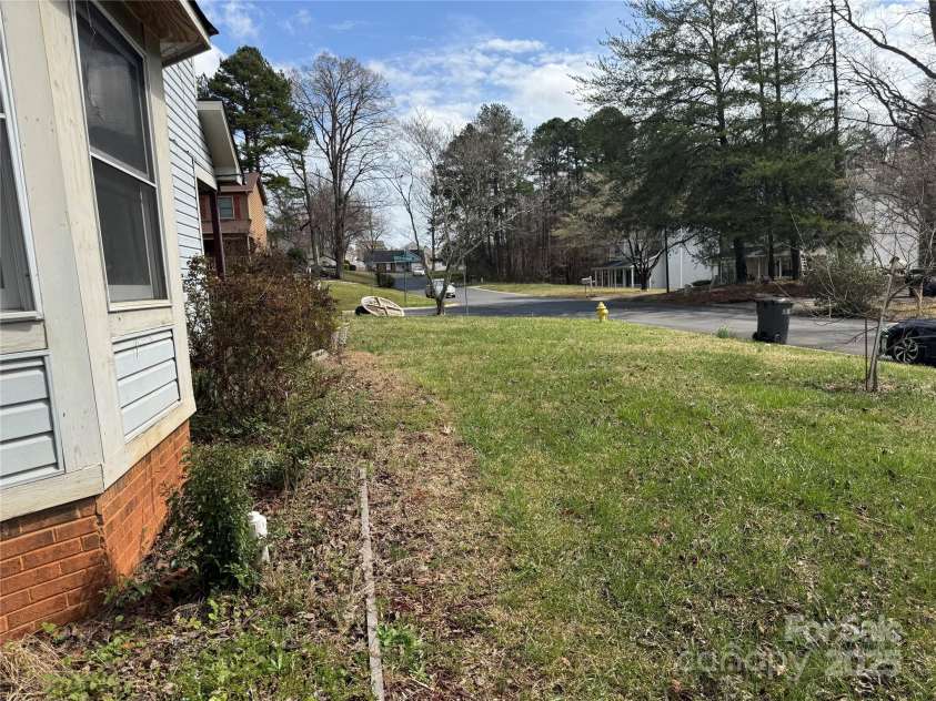 3301 Green Meadow Drive, Charlotte, NC 28269.  MLS# CAR4237650, YatesRealty ID 5765. 