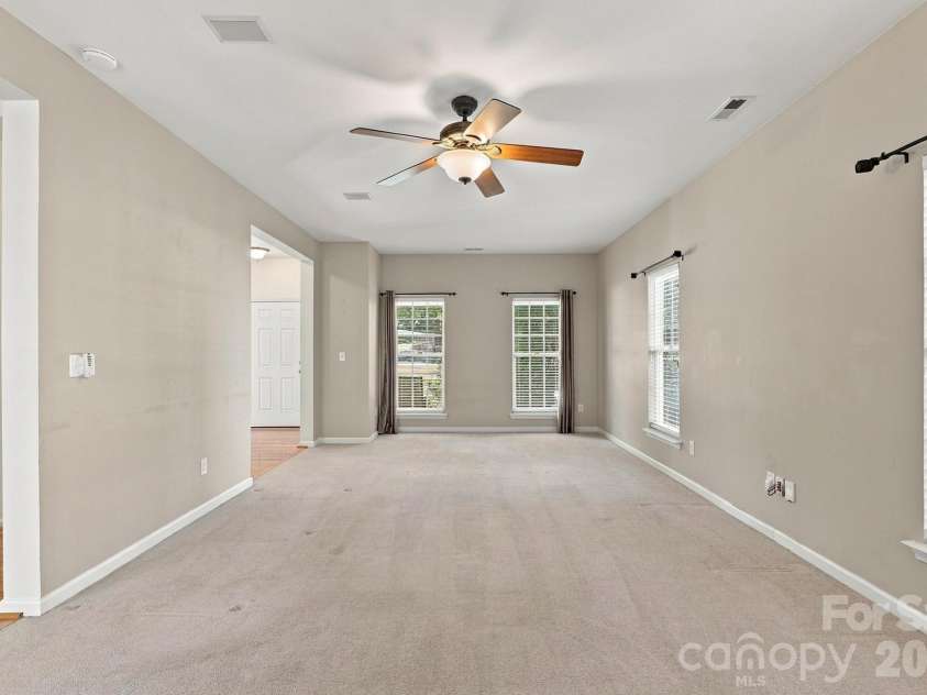 12025 Harmon Lane, Charlotte, NC 28134.  MLS# CAR4435649, YatesRealty ID 57656. 