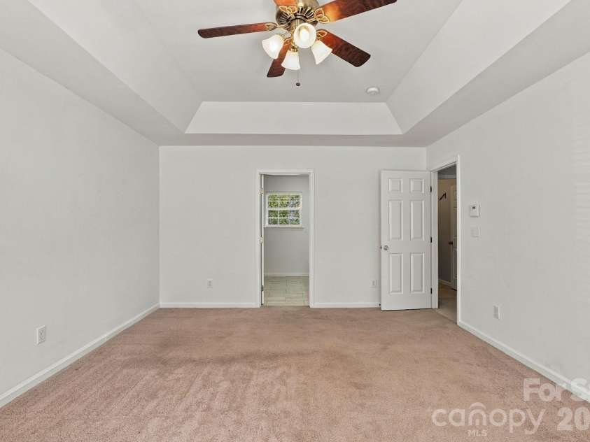 12025 Harmon Lane, Charlotte, NC 28134.  MLS# CAR4435649, YatesRealty ID 57656. 