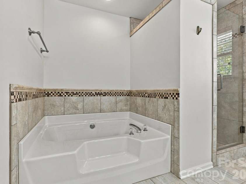 12025 Harmon Lane, Charlotte, NC 28134.  MLS# CAR4435649, YatesRealty ID 57656. 