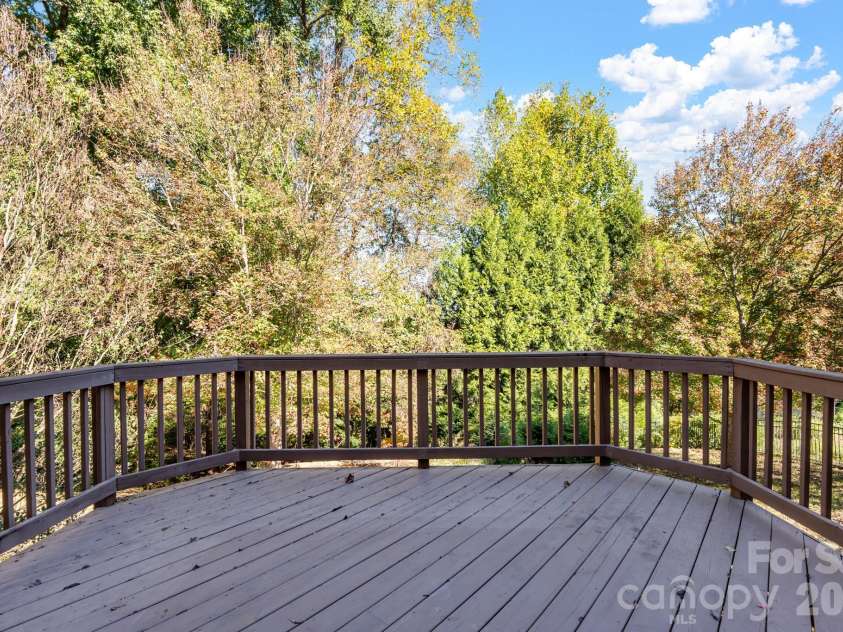 12025 Harmon Lane, Charlotte, NC 28134.  MLS# CAR4435649, YatesRealty ID 57656. 