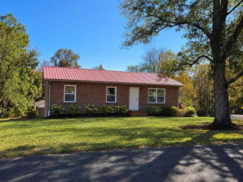 3101 Prairie Court, Lenoir, NC 28645.  MLS# CAR4436348, YatesRealty ID 57663. 