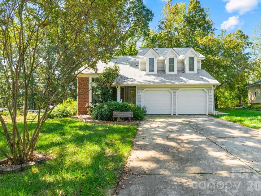 10913 Lassen Court, Charlotte, NC 28214.  MLS# CAR4434952, YatesRealty ID 57665. 