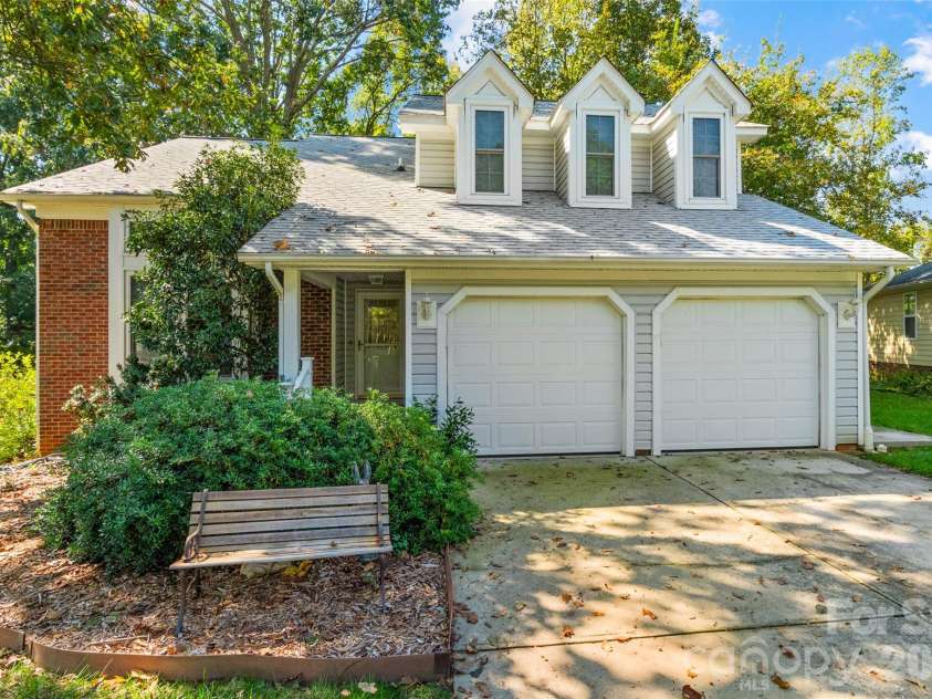 10913 Lassen Court, Charlotte, NC 28214.  MLS# CAR4434952, YatesRealty ID 57665. 