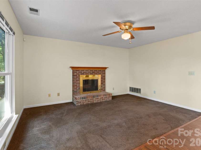 10913 Lassen Court, Charlotte, NC 28214.  MLS# CAR4434952, YatesRealty ID 57665. 