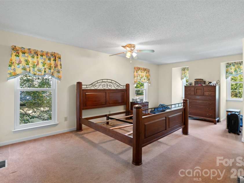 10913 Lassen Court, Charlotte, NC 28214.  MLS# CAR4434952, YatesRealty ID 57665. 