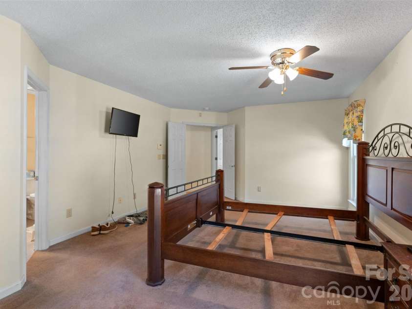 10913 Lassen Court, Charlotte, NC 28214.  MLS# CAR4434952, YatesRealty ID 57665. 