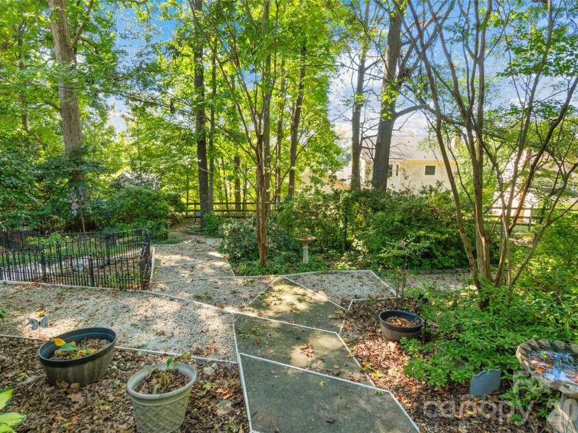 10913 Lassen Court, Charlotte, NC 28214.  MLS# CAR4434952, YatesRealty ID 57665. 