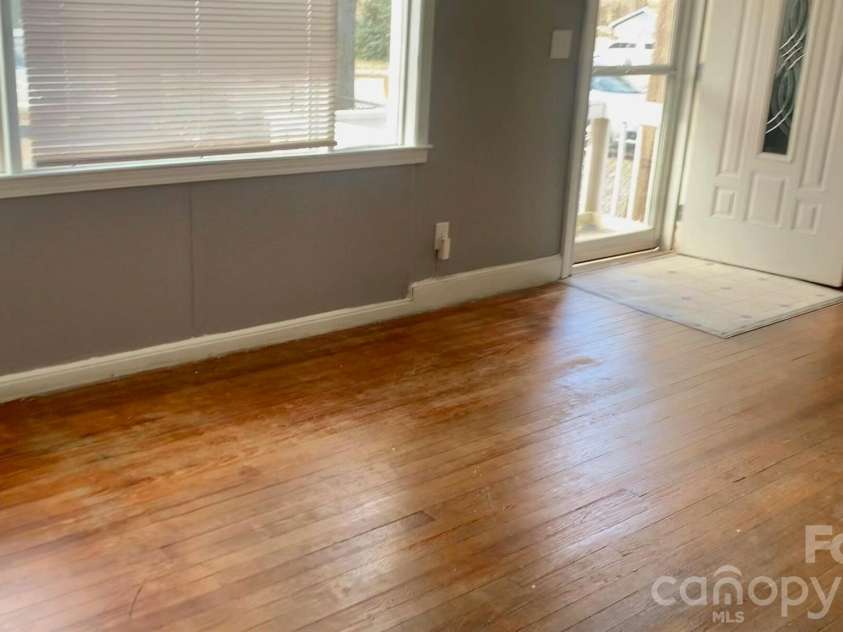 434 Cummings Street, Rock Hill, SC 29730.  MLS# CAR4436361, YatesRealty ID 57666. 