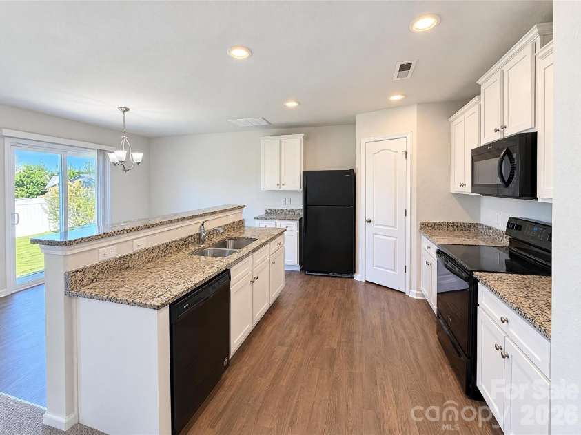3306 Ellingford Road, Charlotte, NC 28214.  MLS# CAR4436381, YatesRealty ID 57668. 