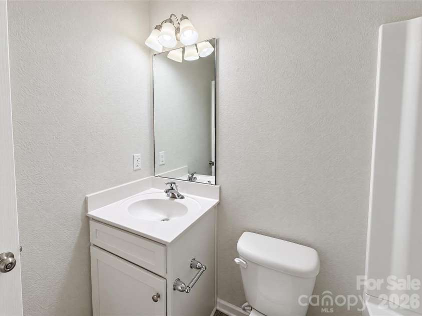 3306 Ellingford Road, Charlotte, NC 28214.  MLS# CAR4436381, YatesRealty ID 57668. 