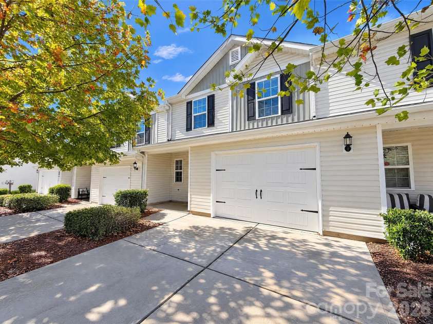3306 Ellingford Road, Charlotte, NC 28214.  MLS# CAR4436381, YatesRealty ID 57668. 
