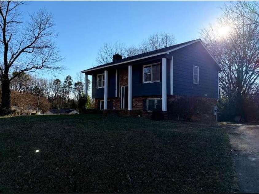 5601 Beaconsfield Road, Charlotte, NC 28214.  MLS# CAR4329327, YatesRealty ID 5767. 