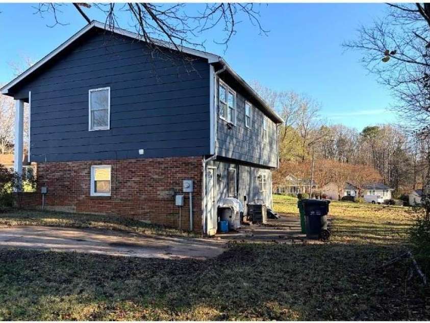5601 Beaconsfield Road, Charlotte, NC 28214.  MLS# CAR4329327, YatesRealty ID 5767. 