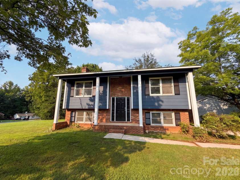 5601 Beaconsfield Road, Charlotte, NC 28214.  MLS# CAR4408741, YatesRealty ID 5767. 