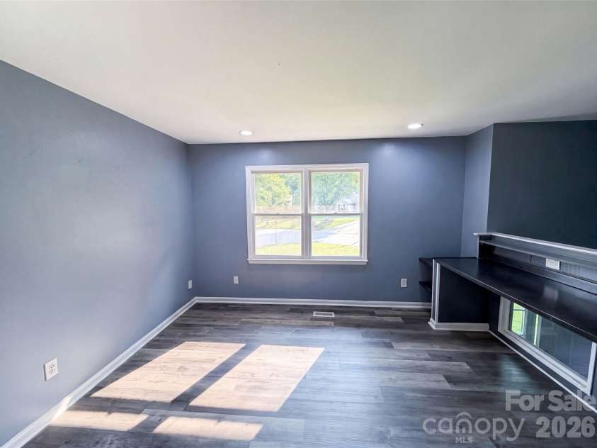 5601 Beaconsfield Road, Charlotte, NC 28214.  MLS# CAR4408741, YatesRealty ID 5767. 