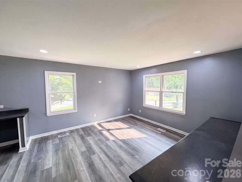 5601 Beaconsfield Road, Charlotte, NC 28214.  MLS# CAR4408741, YatesRealty ID 5767. 