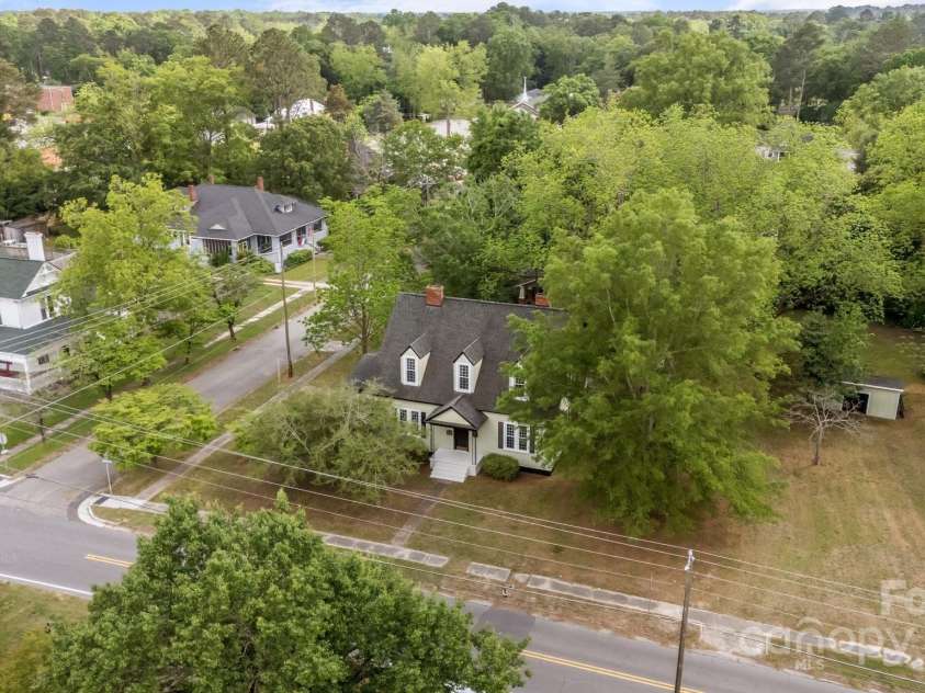 301 Central Street, Maxton, NC 28364.  MLS# CAR4327516, YatesRealty ID 5768. 
