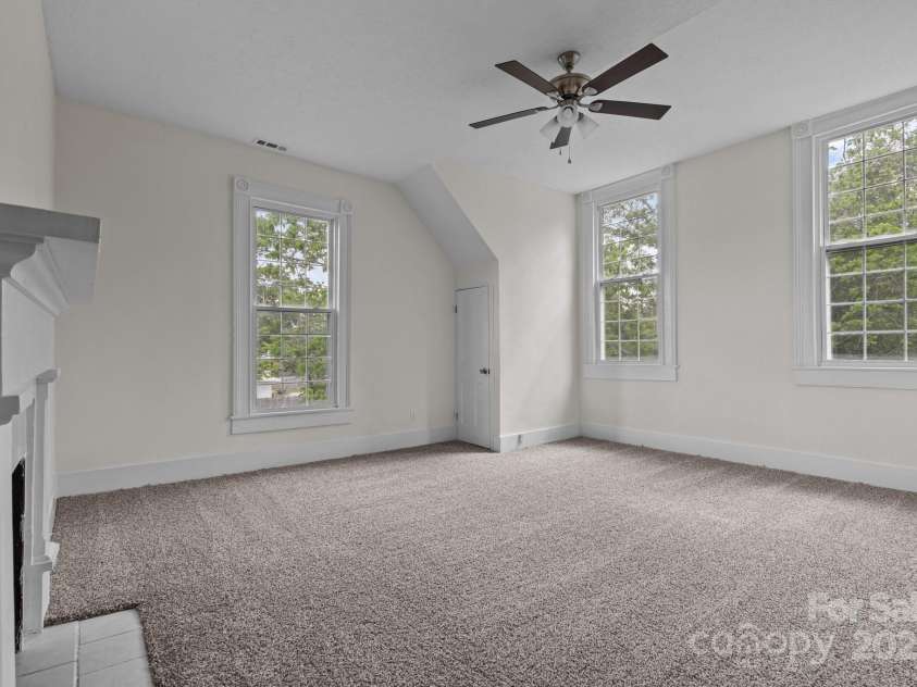 301 Central Street, Maxton, NC 28364.  MLS# CAR4327516, YatesRealty ID 5768. 