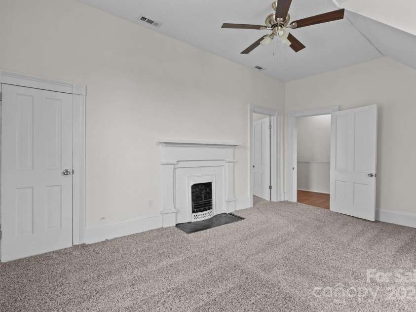 301 Central Street, Maxton, NC 28364.  MLS# CAR4327516, YatesRealty ID 5768. 
