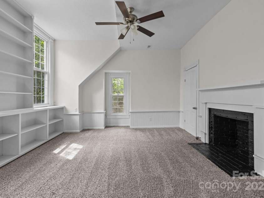 301 Central Street, Maxton, NC 28364.  MLS# CAR4327516, YatesRealty ID 5768. 