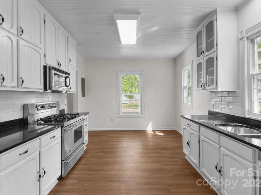 301 Central Street, Maxton, NC 28364.  MLS# CAR4327516, YatesRealty ID 5768. 