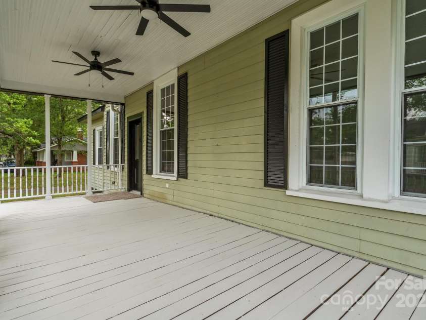 301 Central Street, Maxton, NC 28364.  MLS# CAR4327516, YatesRealty ID 5768. 