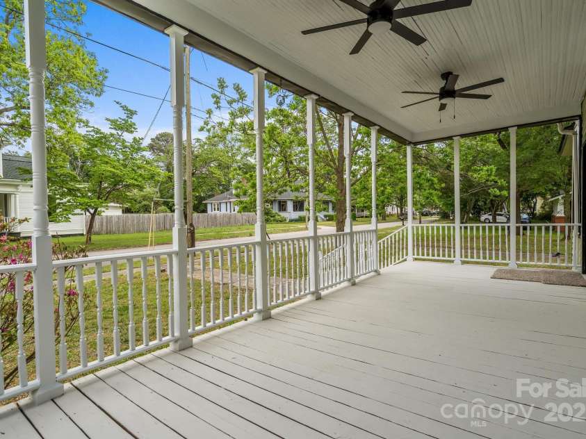 301 Central Street, Maxton, NC 28364.  MLS# CAR4327516, YatesRealty ID 5768. 