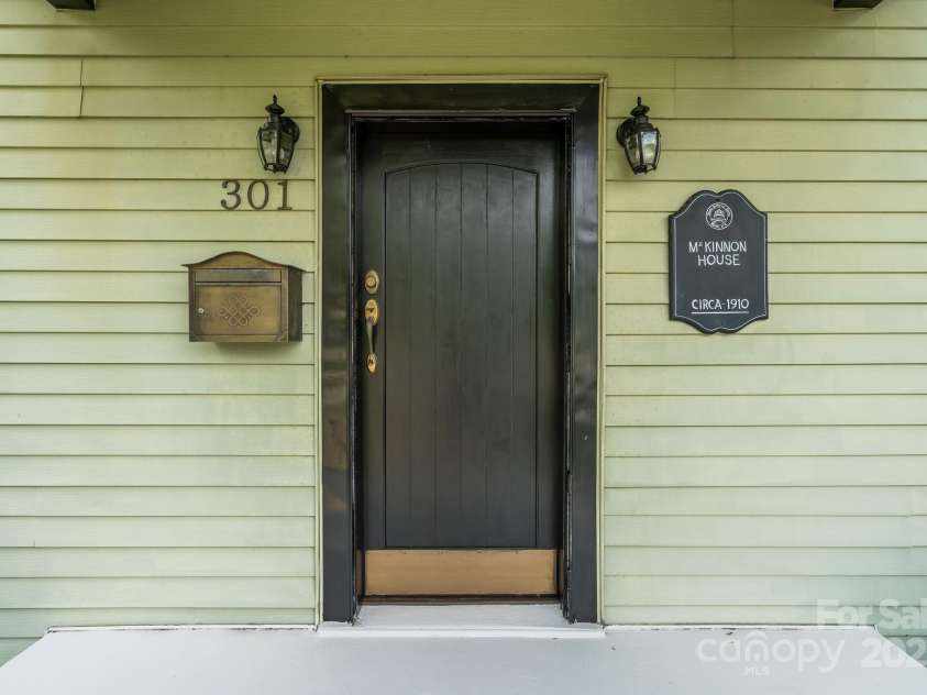 301 Central Street, Maxton, NC 28364.  MLS# CAR4327516, YatesRealty ID 5768. 