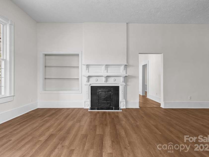 301 Central Street, Maxton, NC 28364.  MLS# CAR4327516, YatesRealty ID 5768. 