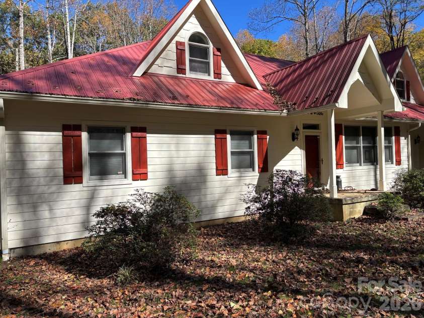 1661 Mckinney Mine Road, Spruce Pine, NC 28777.  MLS# CAR4436084, YatesRealty ID 57689. 